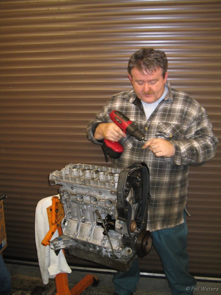 Dave's Engine Building0010.JPG - Dave Andrews building the new engine